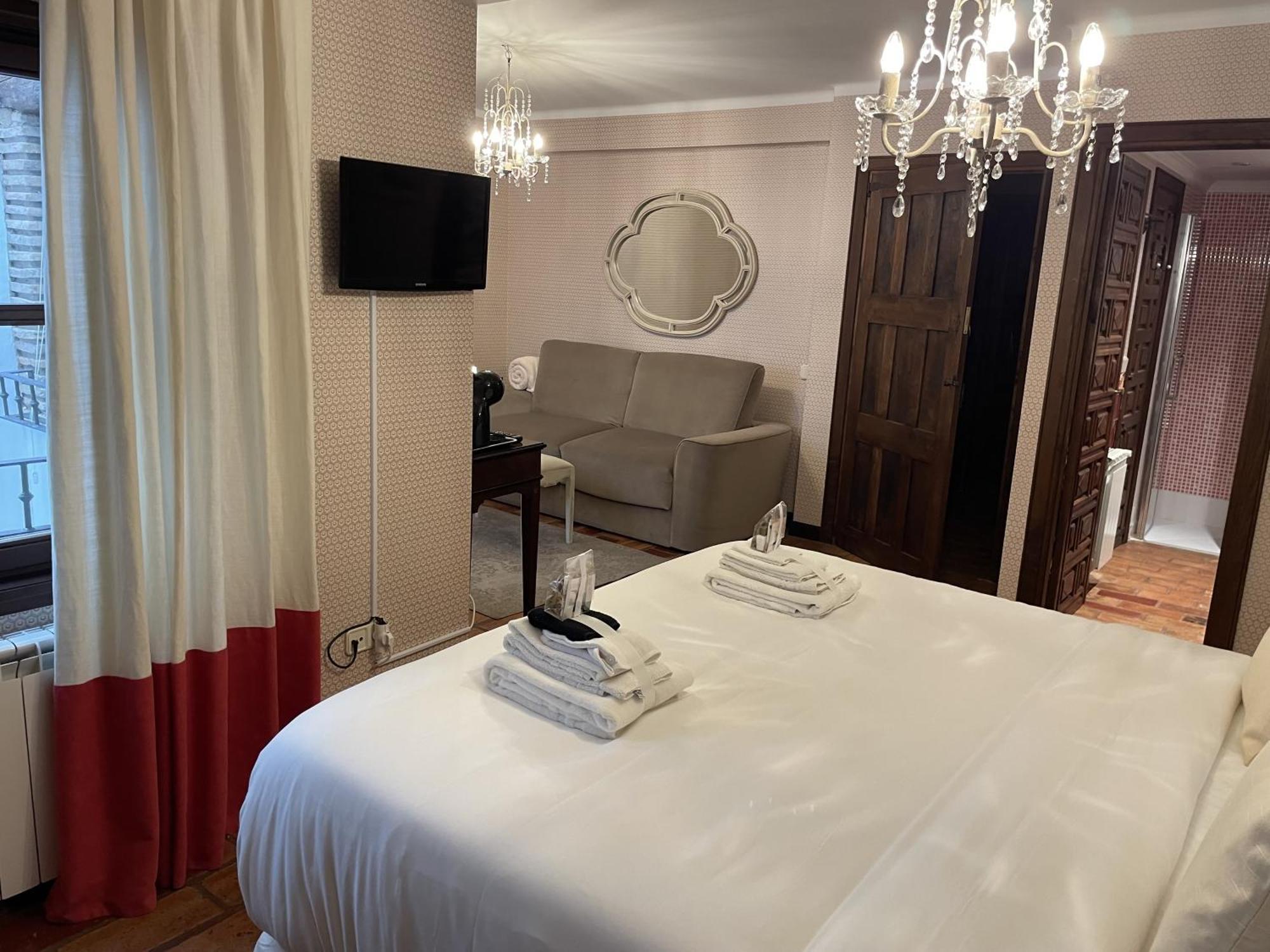 The Manor House Casa de Campo La Guardia